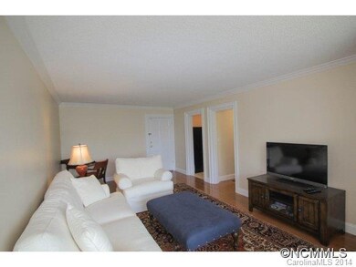 Living Room/Foyer