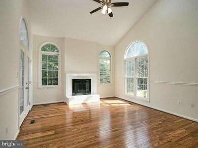 4607 Marble Rock Ct, Chantilly, VA 20151 - photo 4