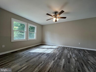 705 Sherwood Ln, Fredericksburg, VA 22407 - photo 2