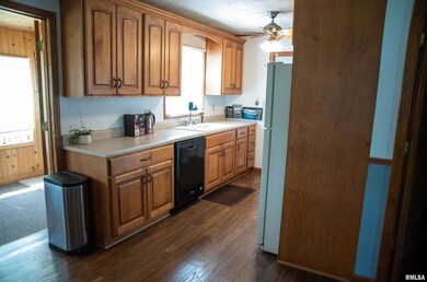 280 Campus View Dr, Lincoln, IL 62656 - photo 6