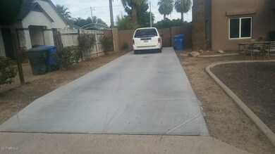 DRIVEWAY/PARKING