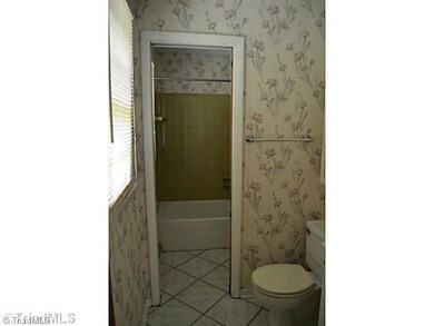 5204 Grandover Pkwy, Greensboro, NC 27407 - photo 6