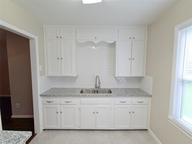 7422 Lakehurst Dr, Houston, TX 77087 - photo 7