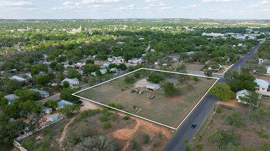 528 S Milam St, Fredericksburg, TX 78624 - photo 5