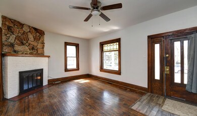 Living Room (3)