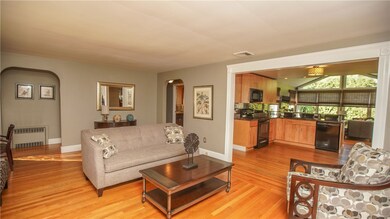 Open to Gorgeous Working Kitchen~