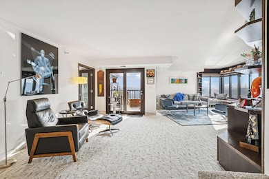 110 Bank St SE unit L2001, Minneapolis, MN 55414 - photo 6