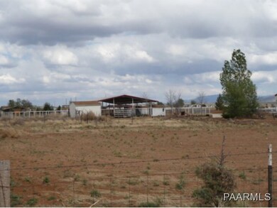 25555 N Mitchell Ln, Paulden, AZ 86334 - photo 6