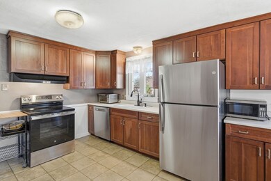 35 Yale St, South Hadley, MA 01075 - photo 4