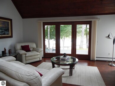 401 W Dwight St, Oscoda, MI 48750 - photo 2