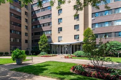 6300 N Sheridan Rd unit 710, Chicago, IL 60660 - photo 2