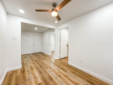 2223 N San Antonio Ave unit 1B, Pearland, TX 77581 - photo 4
