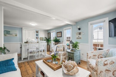 37 Circuit Ave unit 2, Oak Bluffs, MA 02557 - photo 2