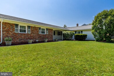 3804 Woodhaven Ln, Bowie, MD 20715 - photo 4