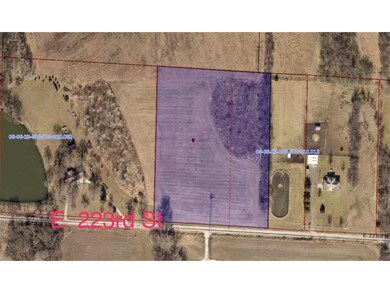 7.5 acres of level land with GORGEOUS views. Easy 