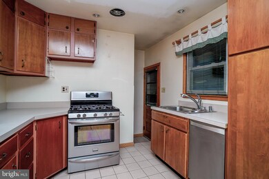 606 Cromwell St, Brooklyn, MD 21225 - photo 7