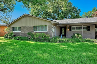 1608 W Murray St, Denison, TX 75020 - photo 3