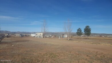2400 W Bayberry Dr, Paulden, AZ 86334 - photo 2
