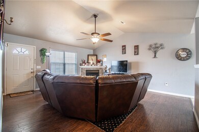 381 Jeanne Dr, Bethel Heights, AR 72764 - photo 6