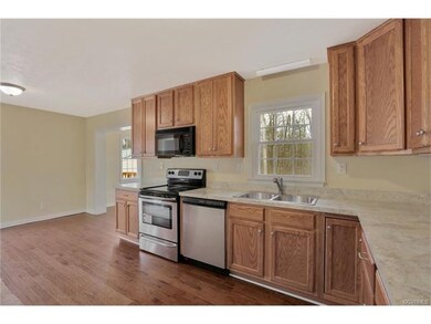 Eat-in kitchen