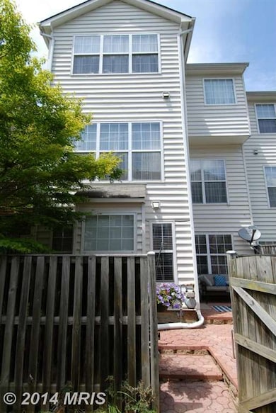 13073 Woodcutter Cir, Germantown, MD 20876 - photo 2