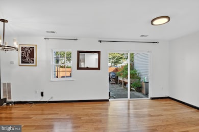 7706 Swan Terrace, Hyattsville, MD 20785 - photo 6