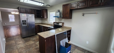 922 University Ave W, Minot, ND 58703 - photo 6