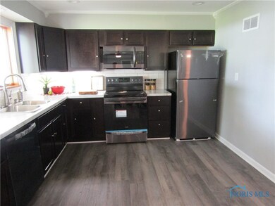 2240 Tremainsville Rd, Toledo, OH 43613 - photo 6