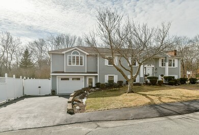 29 Puddingstone Ln, Bellingham, MA 02019 - photo 2