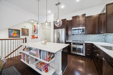 713 Dorothy St, Houston, TX 77008 - photo 2