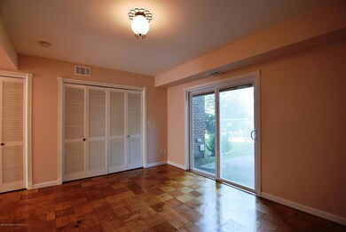 (4) Family Room