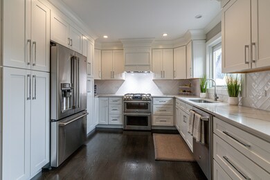 221 Nottingham Ave, Glenview, IL 60025 - photo 4