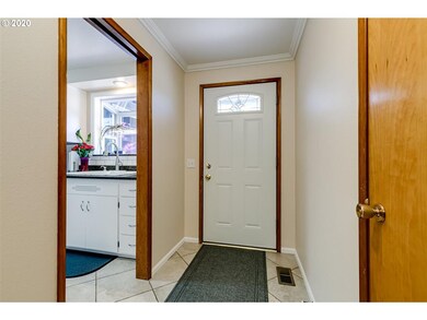 30104 Hayes Ln, Junction City, OR 97448 - photo 5