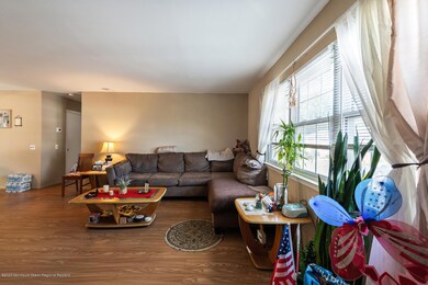 6 Texas Ct Matawan NJ 07747-large-006-00