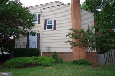 9965 Longford Ct, Vienna, VA 22181 - photo 2