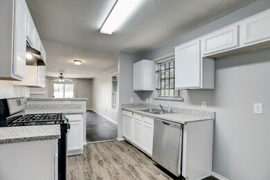 8810 High Mountain Dr, Houston, TX 77088 - photo 6