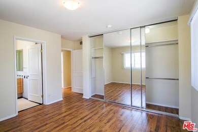 435 S Palm Dr unit 8, Beverly Hills, CA 90212 - photo 4