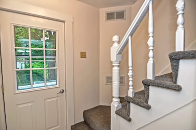 69 Poplar St unit 2, Gloucester, MA 01930 - photo 2