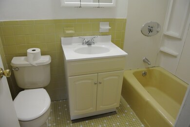 31 Lodgen Ct unit 4B, Malden, MA 02148 - photo 7
