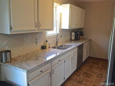 Kitchen New Granite & backsplash!