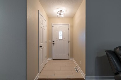 983 W.. Cambridge, Nixa, MO-5