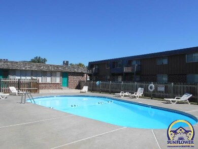 2319 SW Briarwood Plaza unit 107C, Topeka, KS 66611 - photo 2