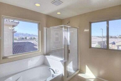 18067_w_post_drive_MLS_HID950530_ROOMmas
