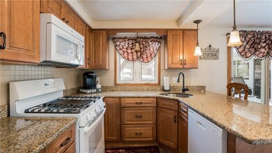 23 City View Pkwy, Johnston, RI 02919 - photo 6