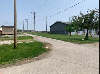 739 E Pearl St, Whiteland, IN 46184 - photo 3