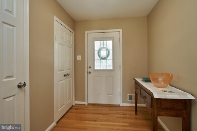 6011 Ticonderoga Ct, Burke, VA 22015 - photo 4