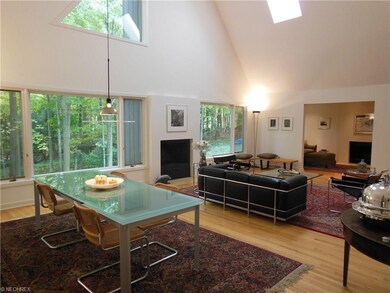 Isn't this heavenly?  Notice the Adjacent Den ...