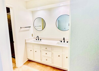 2nd floor master's bath