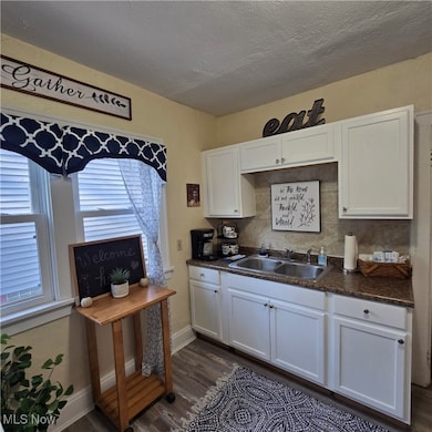 Other view of newly remodeled kitchen