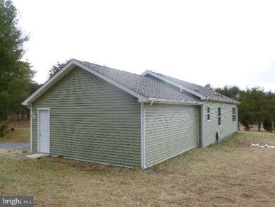 10 Cedar Point Ln, Great Cacapon, WV 25422 - photo 5